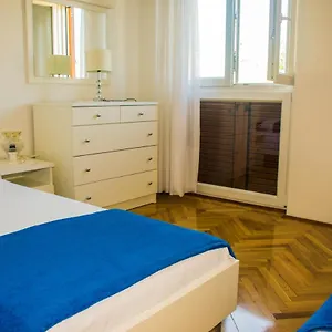 White & In Apartament